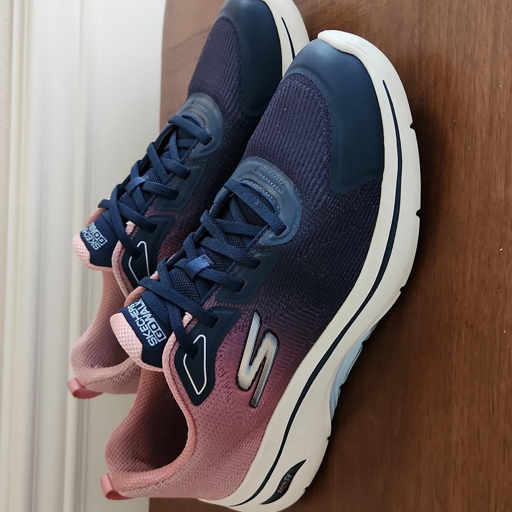 Skechers Women's GO WALK Meridith Arch Fit 2.0 Walking Shoes Sneakers Navy Ombre